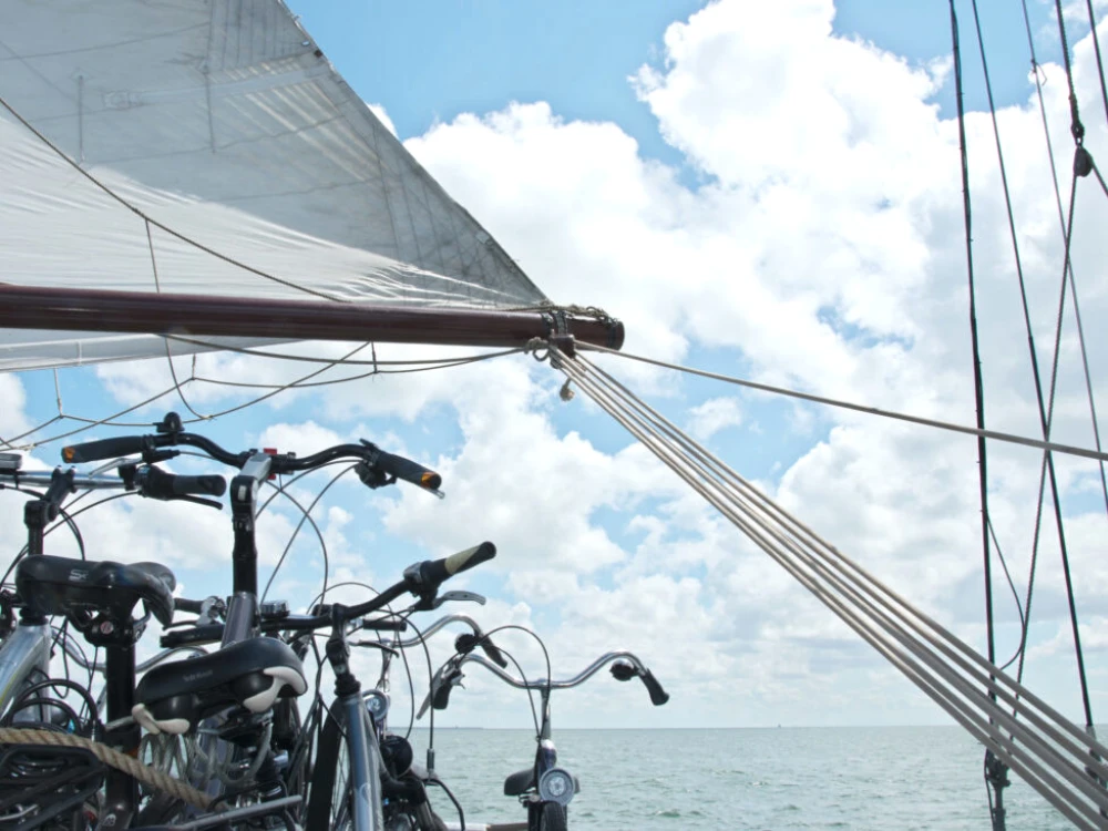 Bike and boat itineraries: everything there is to know