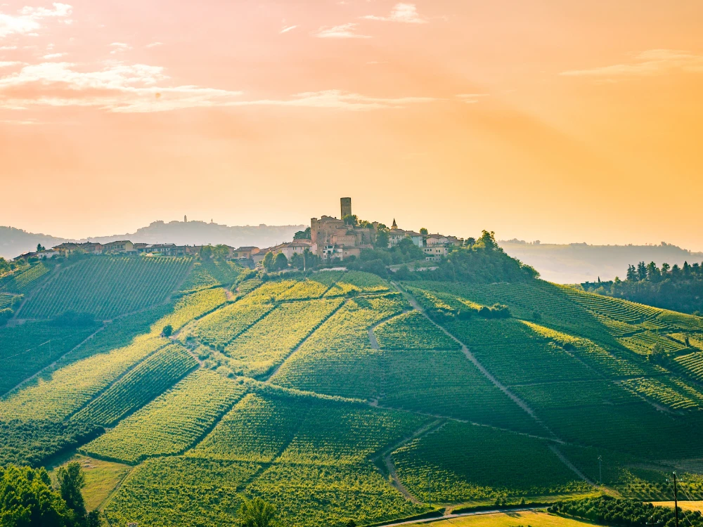 Bike routes in the Langhe: tips for a romantic vacation