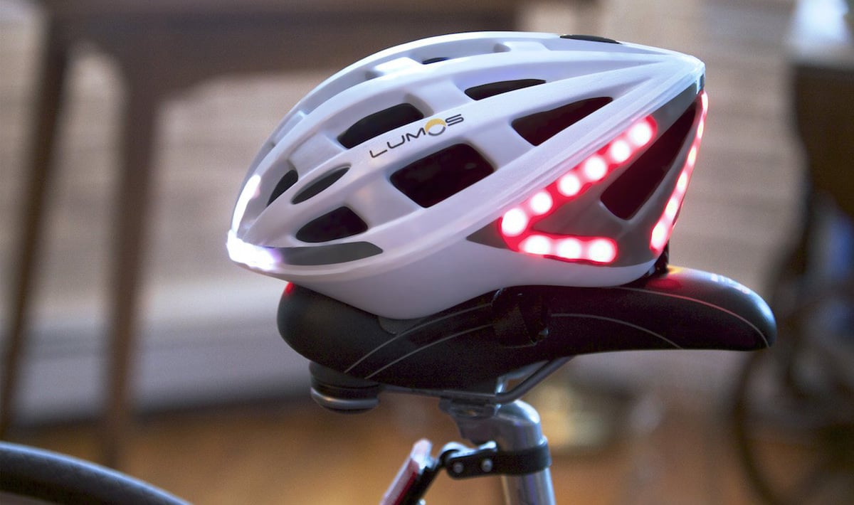 accessori-per-andare-in-bici-casco-con-frecce-2
