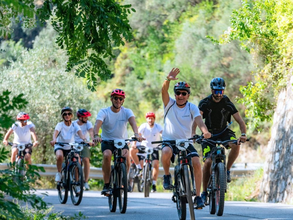 evento-corporate-cyclando-fanti-rent-levanto-gruppo-in-bici