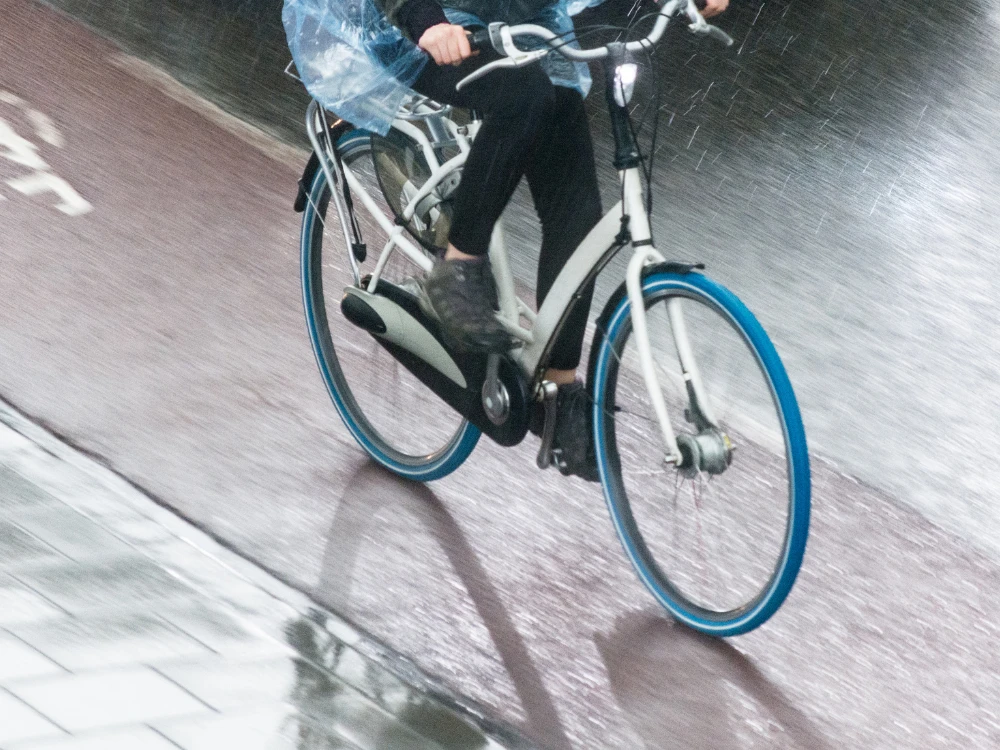 Cycling in the rain: 10 tips for safe travel