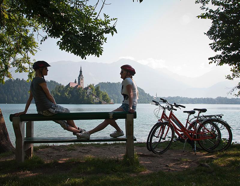 cycling-lake-bled-alpine-day-trips
