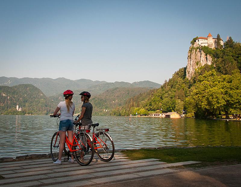 cycling-lake-bled-alpine-day-trips