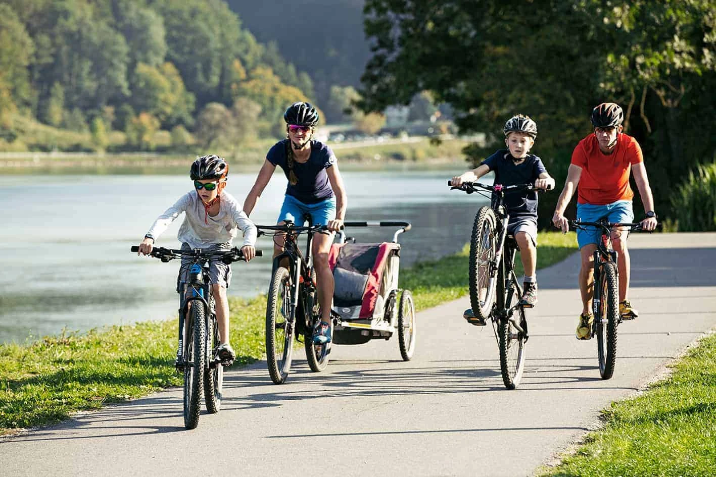 family-cycling-tour-danube-linz-vienna
