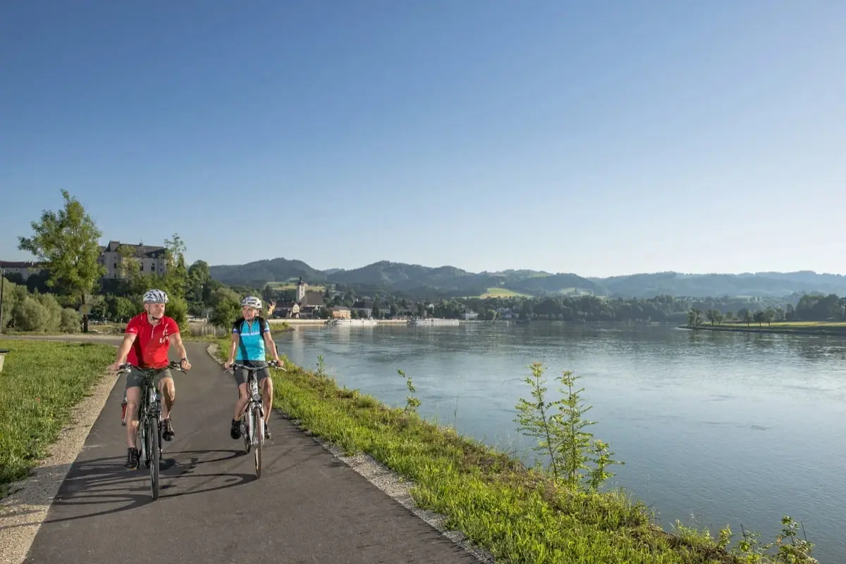 danube-cycle-path-on-the-trail-of-culture