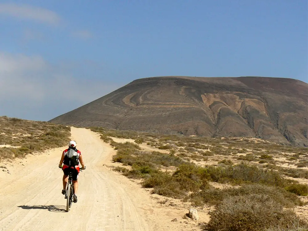lanzarote-land-of-the-volcanoes