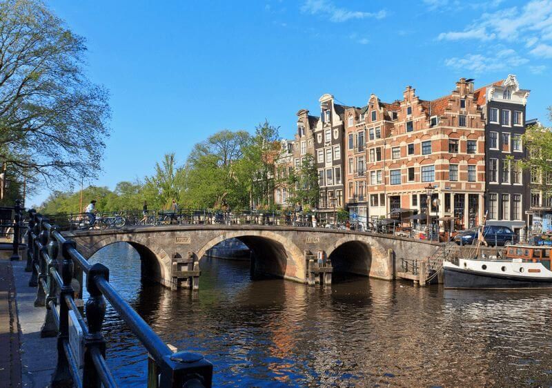amsterdam-to-bruges-premium-boat-bike