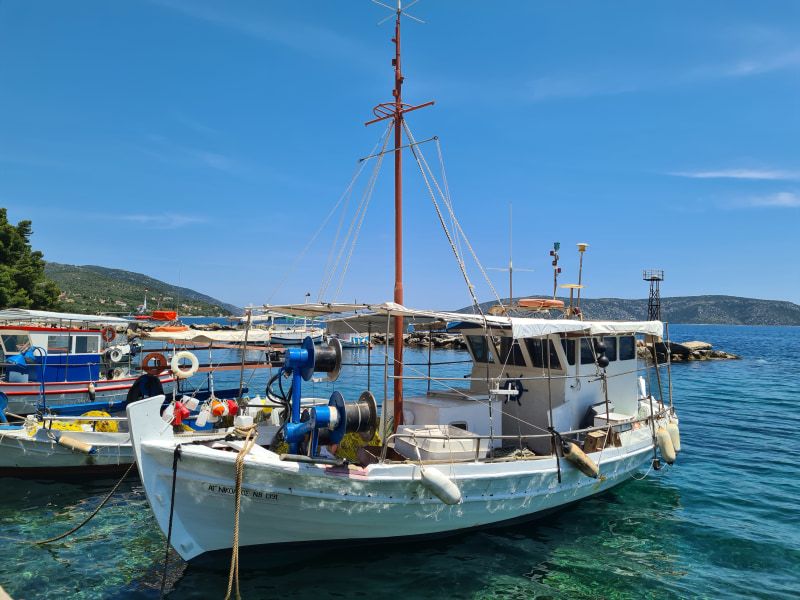 mamma-mia-islands-sporades-boat-ebike