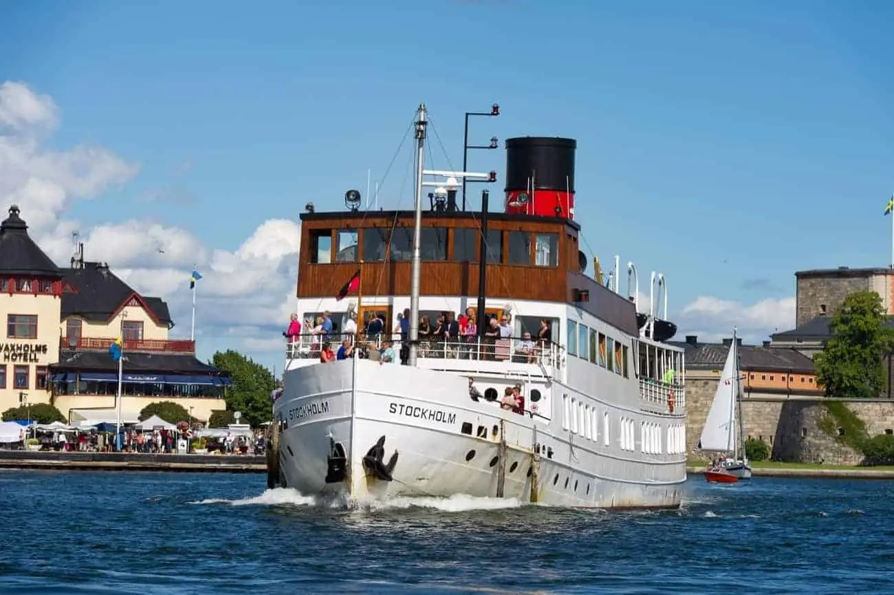 stockholm-island-hopping-cycling-tour